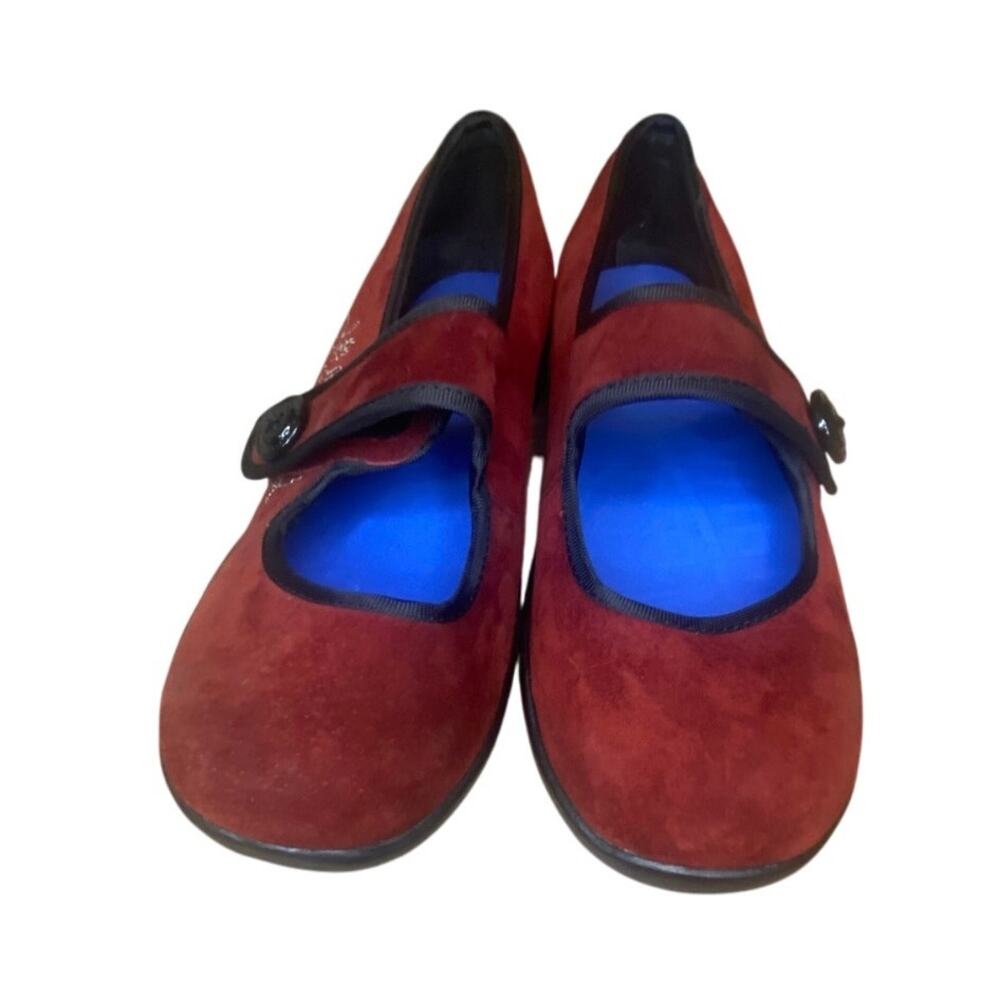 Aetrex Red Suede Mary Jane Comfort Shoes Embroidered Strap Button Size 8.5 M - Picture 2 of 7